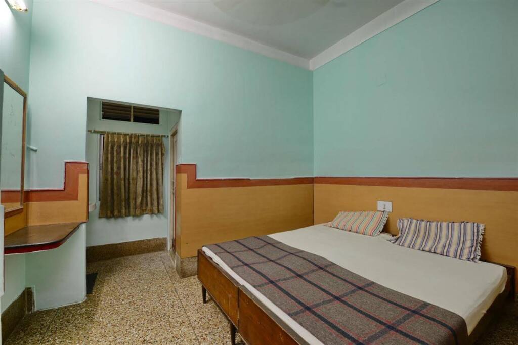Бхубанешвар: Hotel Janpath