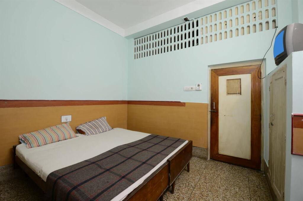 Бхубанешвар: Hotel Janpath