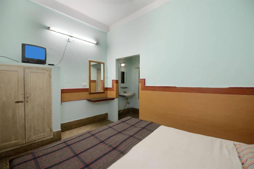 Бхубанешвар: Hotel Janpath