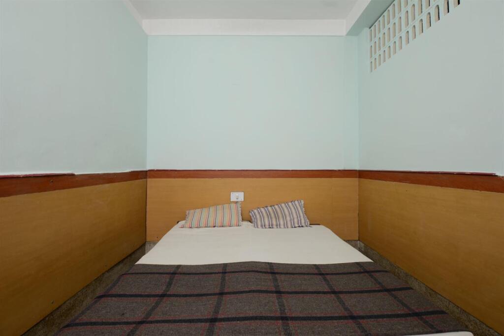 Бхубанешвар: Hotel Janpath