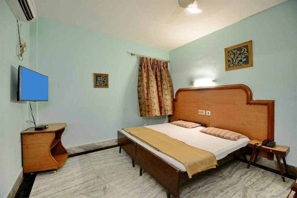 Бхубанешвар: Hotel Janpath