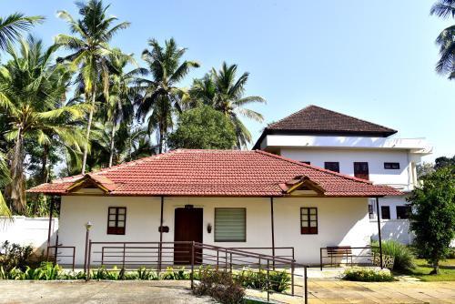 Чираккал: Treebo Sadhoo Heritage