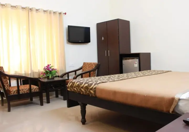 Дехрадун: Hotel Utsav