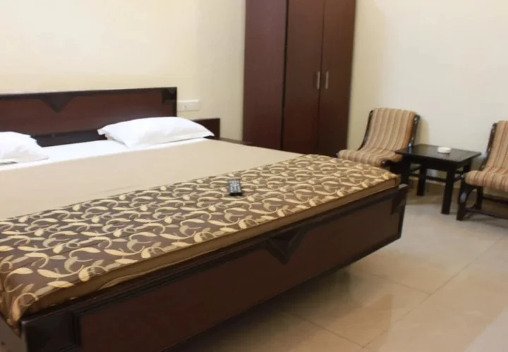 Дехрадун: Hotel Utsav