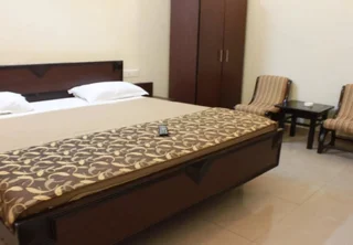 Дехрадун: Hotel Utsav