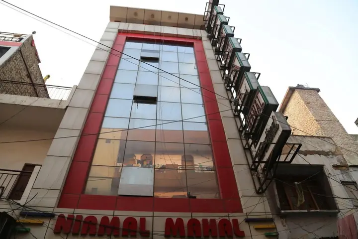 Нью-Дели: Hotel Nirmal Mahal by Sushant Travels