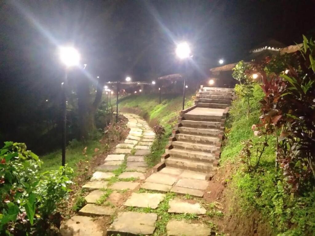 Какабе: Three Hills Coorg