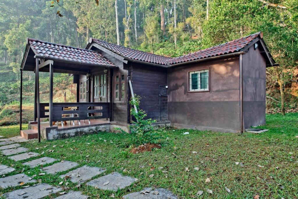 Какабе: Three Hills Coorg