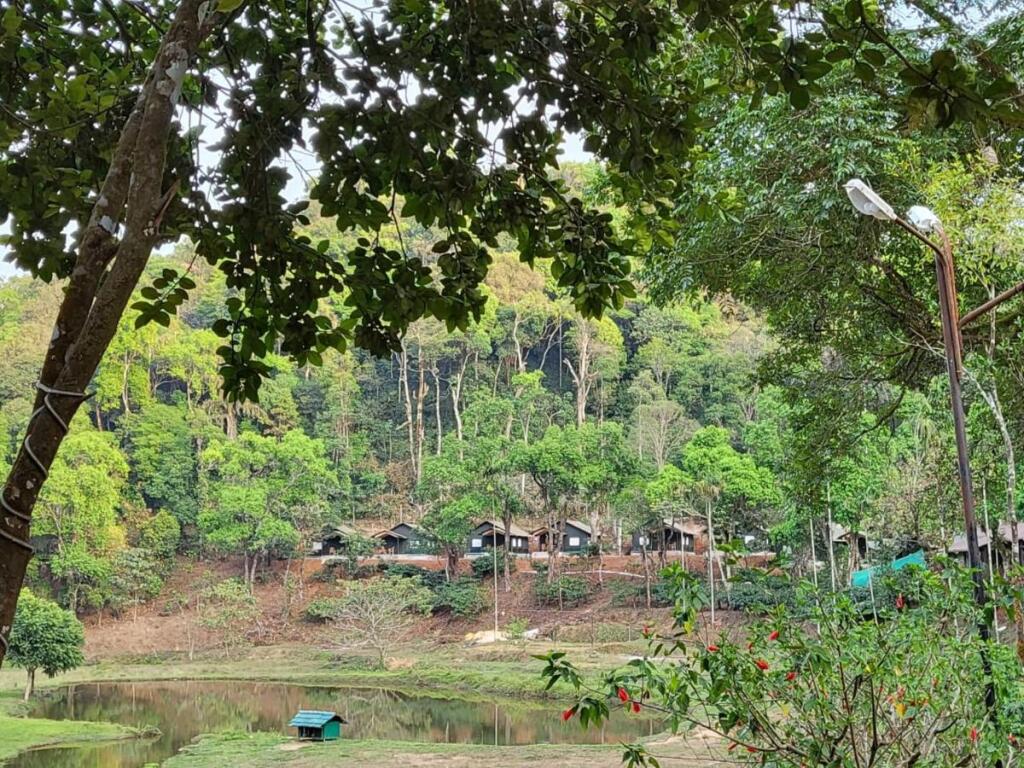 Какабе: Three Hills Coorg