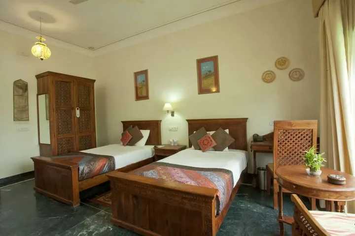 Навалгарх: Sara Vilas Hotel