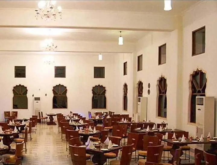 Навалгарх: Sara Vilas Hotel
