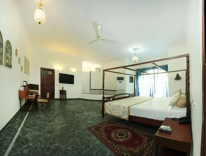 Навалгарх: Sara Vilas Hotel