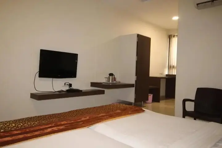 Аурангабад: Hotel Girnar