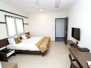 Аурангабад: Hotel Girnar