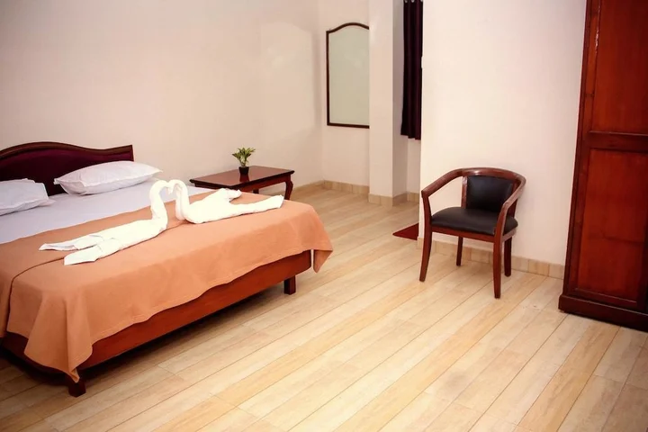 Киим: Hotel Sea View(A Beach Property)