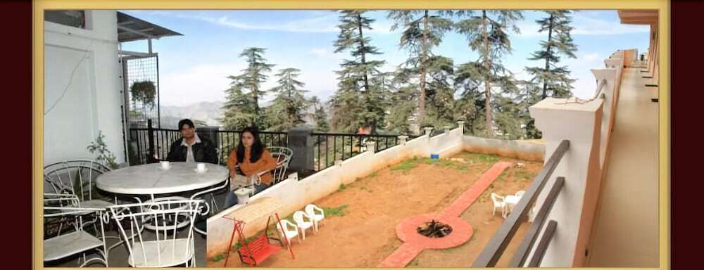 Раникхет: Hotel Pine Havens
