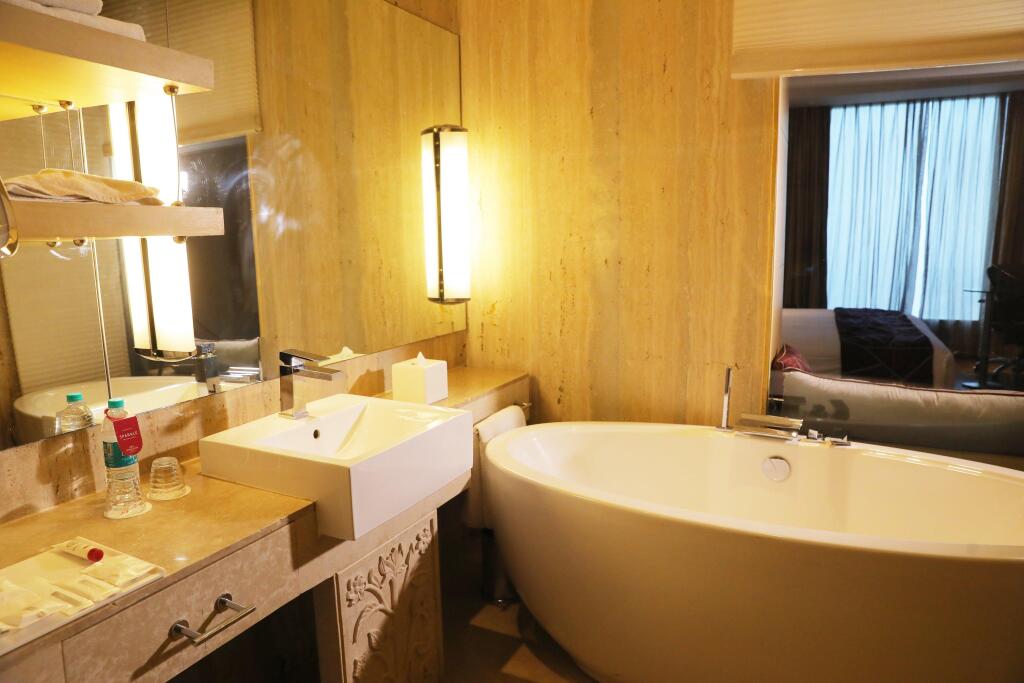Большая Нойда: Crowne Plaza Greater Noida by IHG