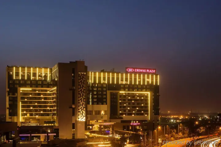Большая Нойда: Crowne Plaza Greater Noida by IHG