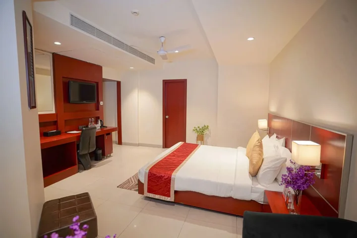 Барейлли: Hotel Swarn Towers