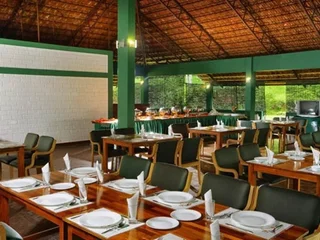 Велламундра: Orchard Holiday Resort