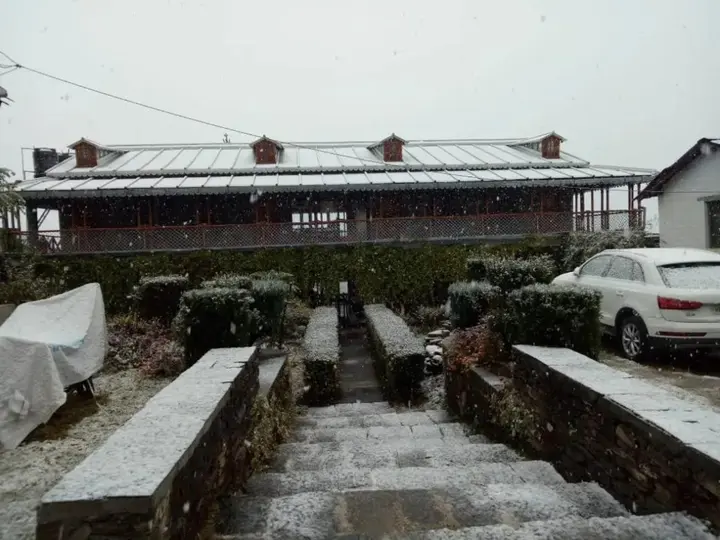 Раникхет: Kausani Best Inn