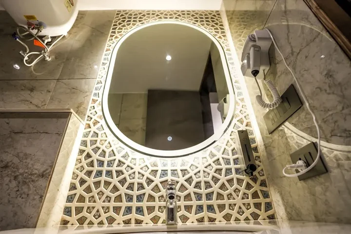 Большая Нойда: Atithi Ansal House