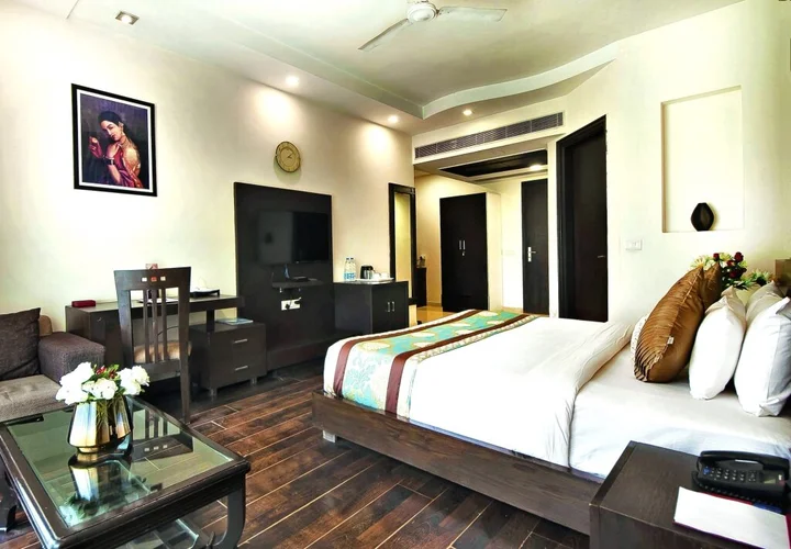 Гуруграм: Hotel Golf View Suites