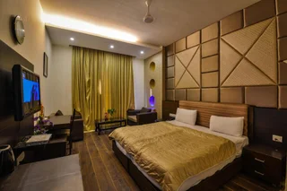 Гуруграм: Hotel Golf View Suites