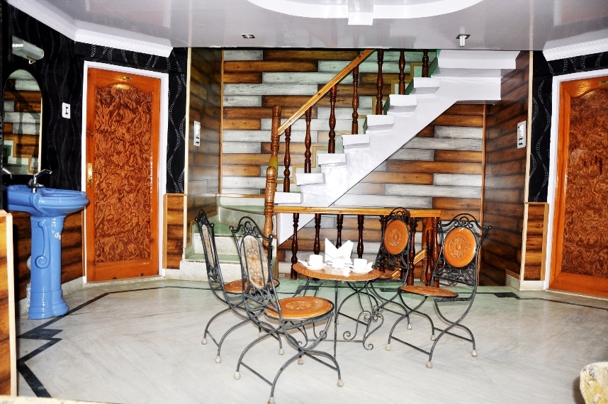 Пахалгам: Paristan Resorts