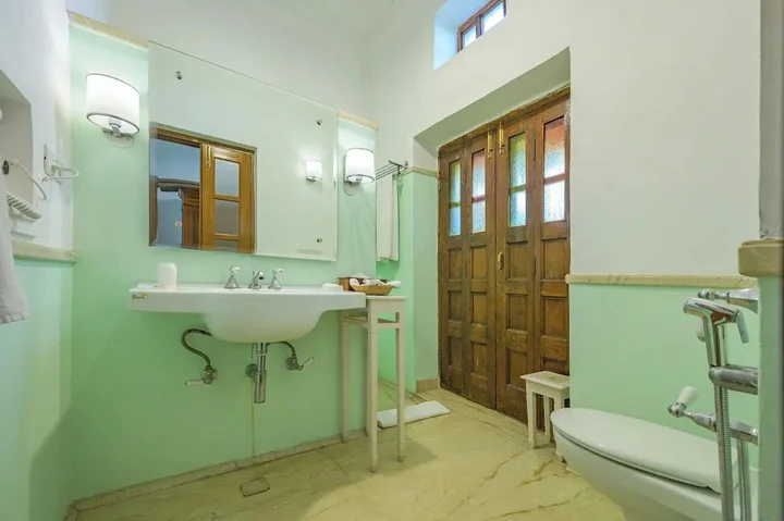 Гвалиор: Neemrana's - Deo Bagh