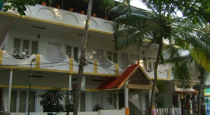 Ковалам: White House Beach Resort
