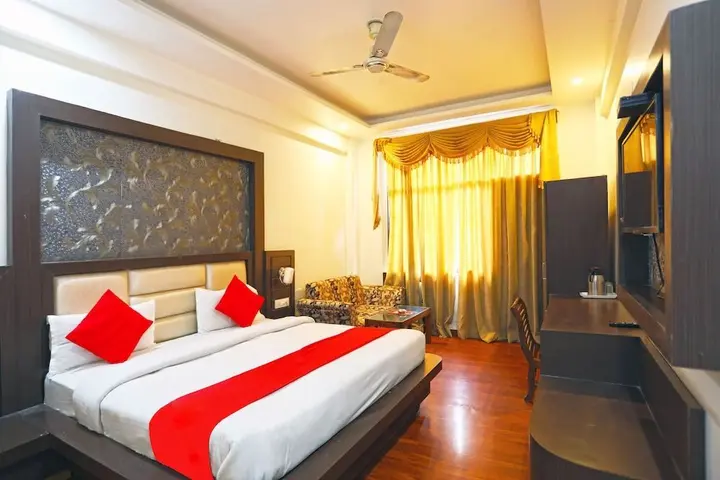 Катра: Jagdish Residency