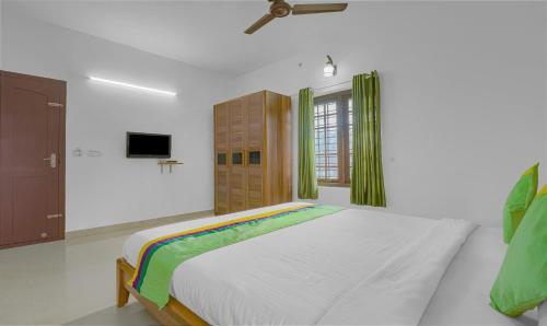 Аллеппи: Lake Gardens Resorts