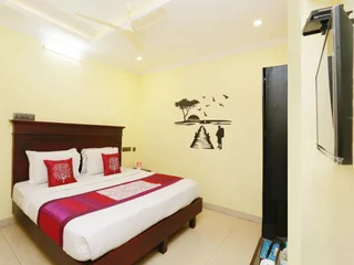Коччи: OYO 5643 Hotel Malabar Plaza
