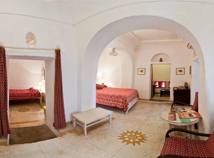 Алвар: Neemrana's - Hill Fort - Kesroli