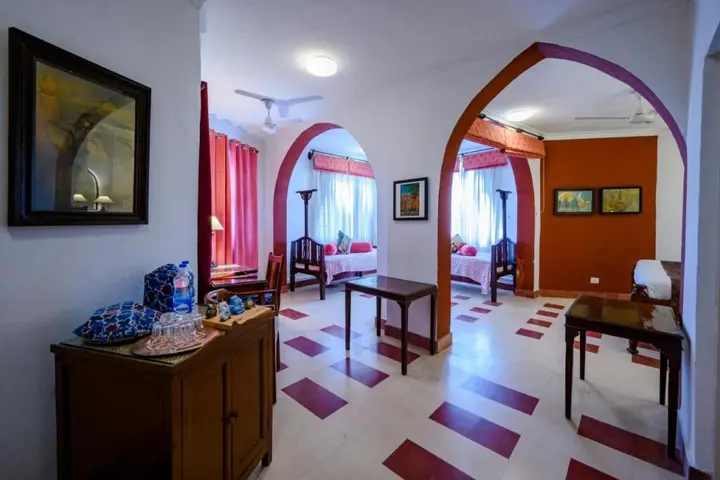 Алвар: Neemrana's - Hill Fort - Kesroli