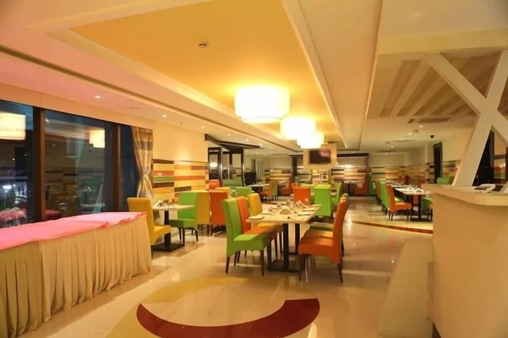 Секундерабад: United 21 Hotel - Hyderabad