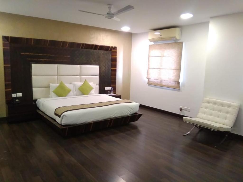 Crest Executive Suites — фото 2