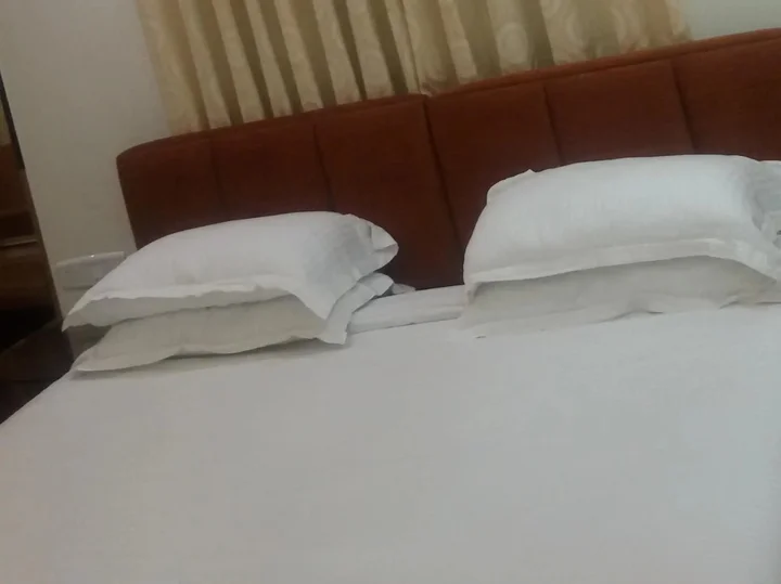 Гувахати: Hotel Siroy Lily