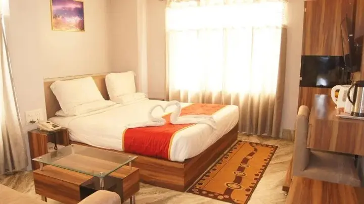 Гувахати: Hotel Siroy Lily