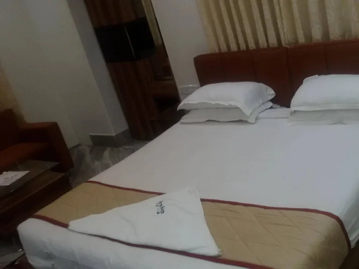 Гувахати: Hotel Siroy Lily