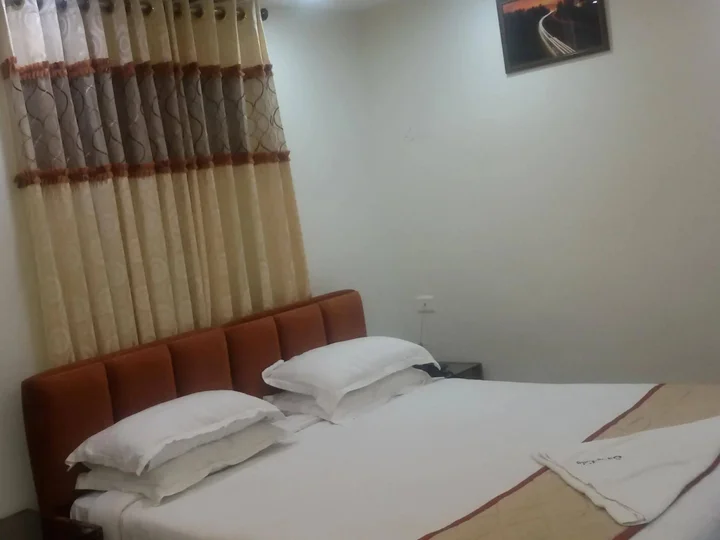 Гувахати: Hotel Siroy Lily