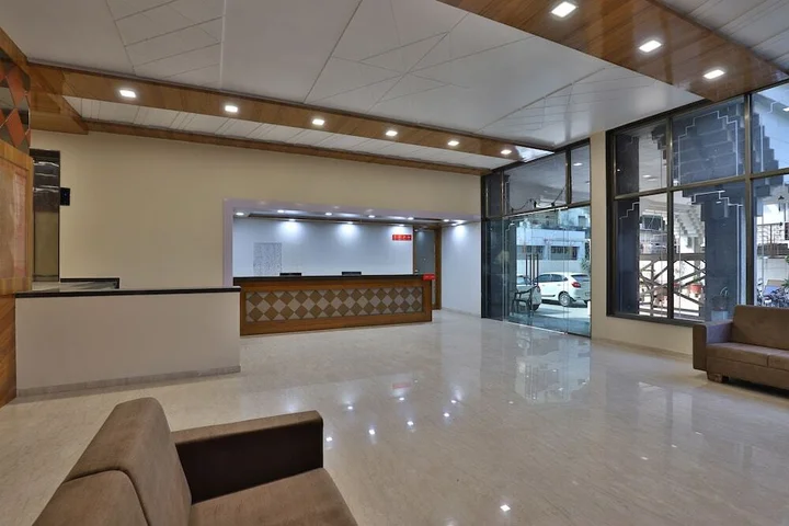 Вадодара: OYO 11543 Hotel Panchsheel