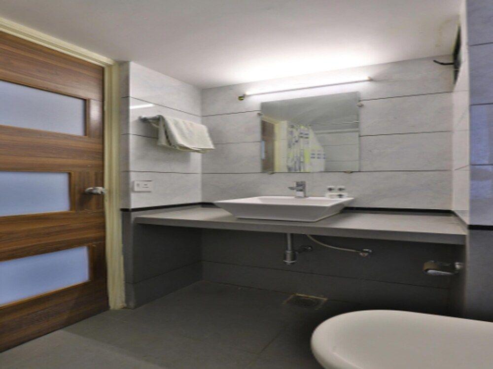 Вадодара: OYO 11543 Hotel Panchsheel