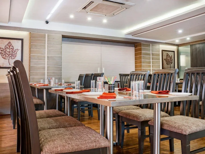 Вадодара: Hotel Tansha Comfort Regency