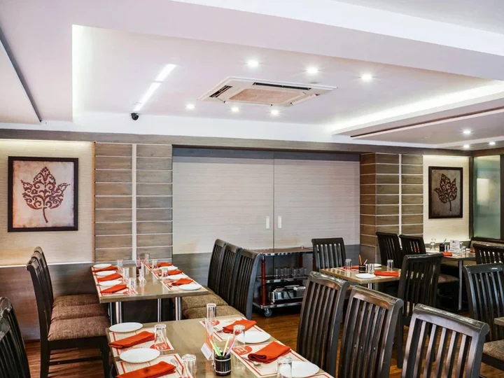 Вадодара: Hotel Tansha Comfort Regency