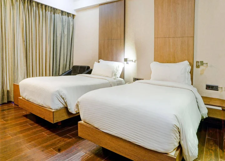 Вадодара: Hotel Tansha Comfort Regency