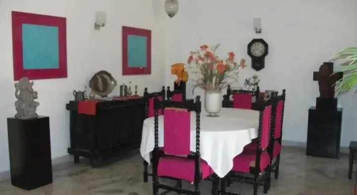 Нью-Дели: Srivastav.INN