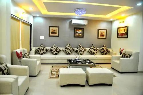 Бхопал: The Bhopal Grande Apartment