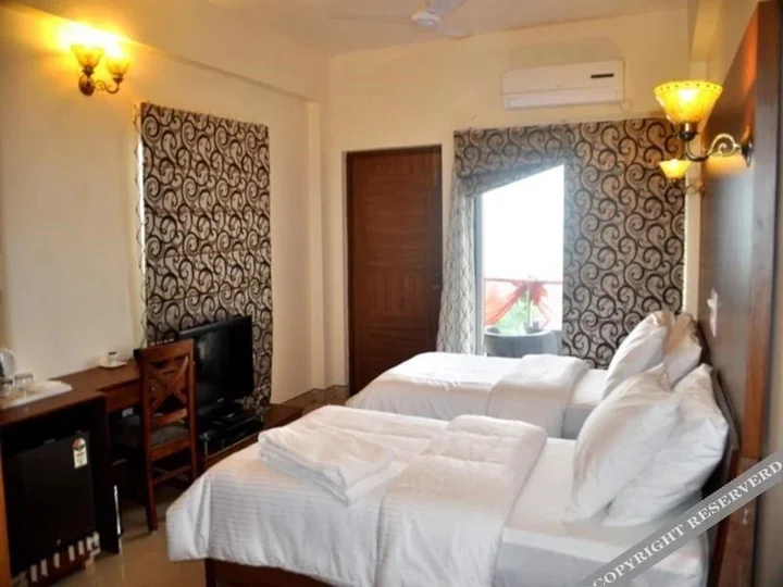 Бхопал: The Bhopal Grande Apartment
